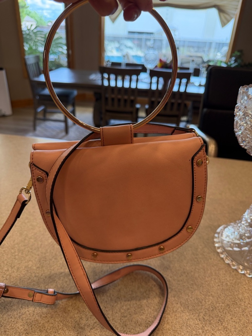 Women's Pink Saddle Crossbody Bag with Gold Ring Handle Cesca vintage 90s - Picture 9 of 11